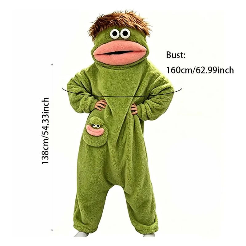 Measurements: 138cm top to toe, 160cm around the chest